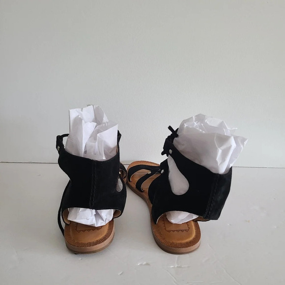 Doice Vita Jasmyn gladiator sandals lace up sz.7 black faux suede - Picture 4 of 5